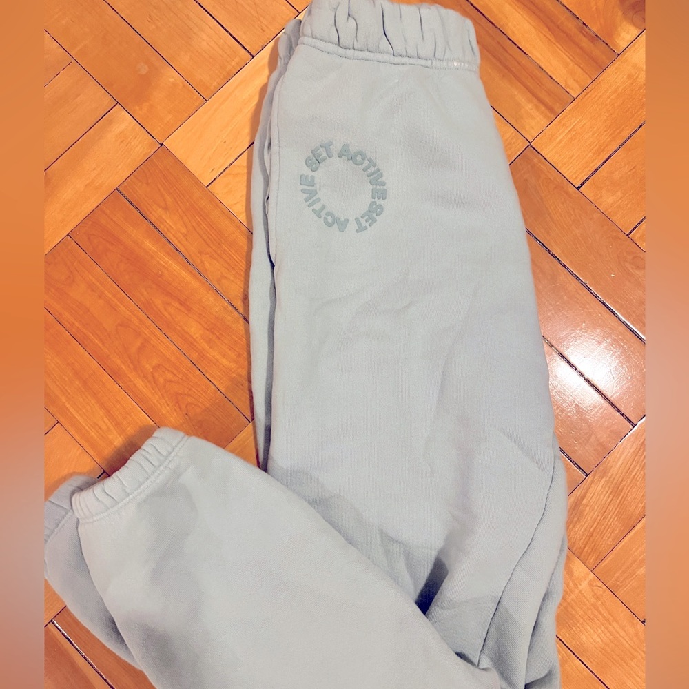 SET ACTIVE sweats